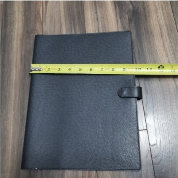 Authentic Louis Vuitton Taiga Leather Desk Agenda Cover - Picture 5 of 14